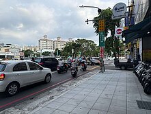 文化中心捷運站輕軌蛋黃區正大路上透店