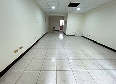74號旁樓店