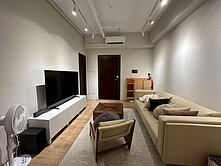 鼎山家樂福輕屋齡2房車位