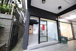 正文化中心商圈，面寬4米邊間透天店面