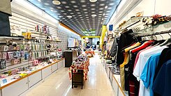 捷運美麗島站 南華商圈 蛇麼都賺 透金店面
