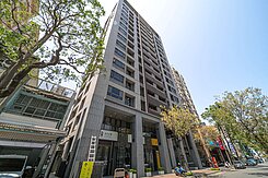 巨蛋河堤雙商圈丨居富品見築四房平車