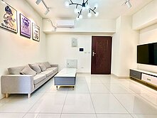 高醫商圈｜郡都當代｜捷運黃線｜精美三房車位