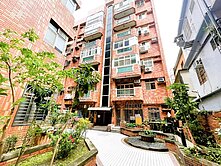 關新商圈旁、三房+車位、前後陽台採光佳、稀有邊間戶