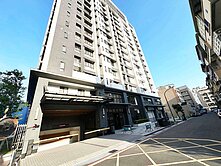 華鳳特區商圈3年輕屋+美2房+車位