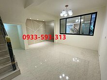 降價 急售 近龍岡萬坪公園整新透天 龍興國中