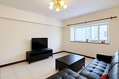 小碧潭捷運旁.大三房.屋主誠意出售