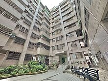 小港漢民商圈｜華廈大三房＋車位｜ 設有無障礙坡道
