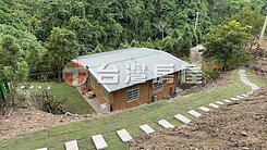 門前有小河後面有山坡療育資材室