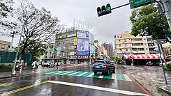 三民綠帶+巨城商圈地標角間電梯大駐店