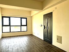 客運園區旁全新三房車