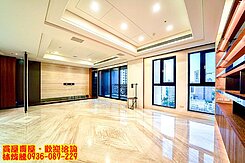農十六景觀王出現了!雄崗花園高樓層豪邸三平車