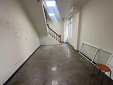 大里區 全新整理店住合一｜美樓店