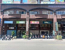 新崛江商圈臨路文武百市黃金店面1+2+3樓附平車
