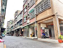 ＃施小珍＃桂林國小桂林商圈騎樓透天厝