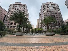河濱公園旁鋼骨結構大三房車