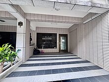 富岡重劃區前院停車美墅