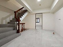 高鐵邊間｜臨路1+2樓店