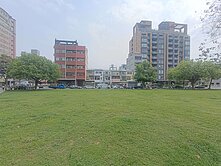 近崇德路面公園文青透店