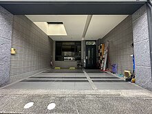 北屯中國醫雙公園臨路4套房電梯雙車別墅