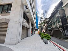 2西門町漢口街G3店面距西門捷運站約650公尺