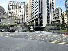 【楠梓大河漾|邊間三面採光|大2房雙衛開窗平車】