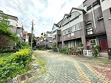 香山高中青青草原社區型別墅