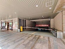 雙捷運三重站~重新路面寬黃金店面+3車位