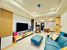 高大特區遠見晶悅 ❤️陽台進出層❤️三改二房+平車