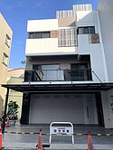 茄萣大面寬全新大地坪店面住家