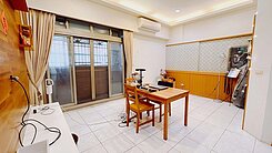 Ⓣ屏東崇蘭大面寬採光好輕屋齡車墅透天