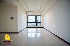 范均豪｜竹風鳳凰二期｜八德重劃區衛浴開窗無限棟距景