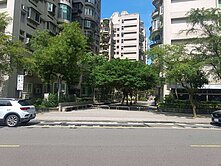 正面南港公園三房