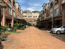 賢哥找房｜梧棲前院停車朝南傳統美墅
