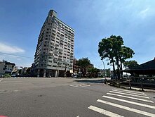 楠梓台積電｜加昌三角窗黃金1+2+夾層樓店面