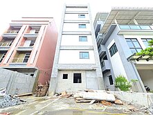 鈞鈞高鐵特區全新即將完工大地坪臨路電梯透天20套房