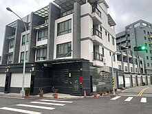 雙面臨路大面寬｜太平長億國小稀有釋出電梯別墅