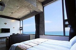 鹽寮看海六套房休閒透天厝14C111