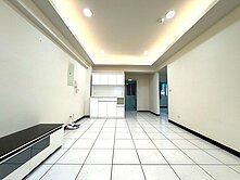 (捷運站旁)10%超低公設景觀3房.屋況不錯哦.