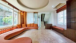 勤美旁可停2-3台車大地坪輕屋齡獨棟別墅！