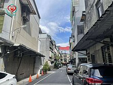 樹林千歲街公寓頂加998萬(同心圓小詩)