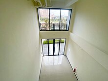 小檜溪重劃區 面中央街 全新挑高黃金店面 S2