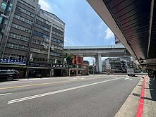 近三創園區台北科技大學景觀四房華廈