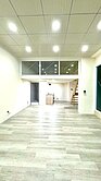 鼎山家樂福旁高大百貨一樓店面