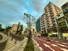 高雄車站首排大面寬約10米稀有黃金優質鑫店面