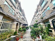 近華勛國小中庭花園大邊間美別墅(小朱)
