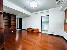 A454盧卡小丘中庭屋況優2房2廳1衛惜售