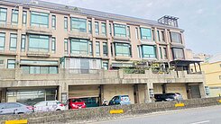 近家樂福  6米大面寬臨路透天住店