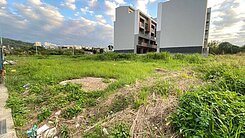 金獅段臨路大面寬建地