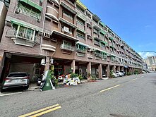 Ⓣ鼓山近美術館正四樓好停車透天店面